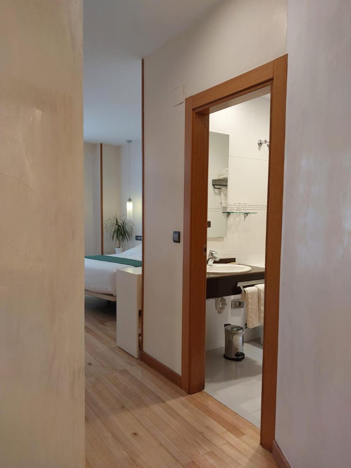 Hotel Nochendi Onís Eksteriør billede