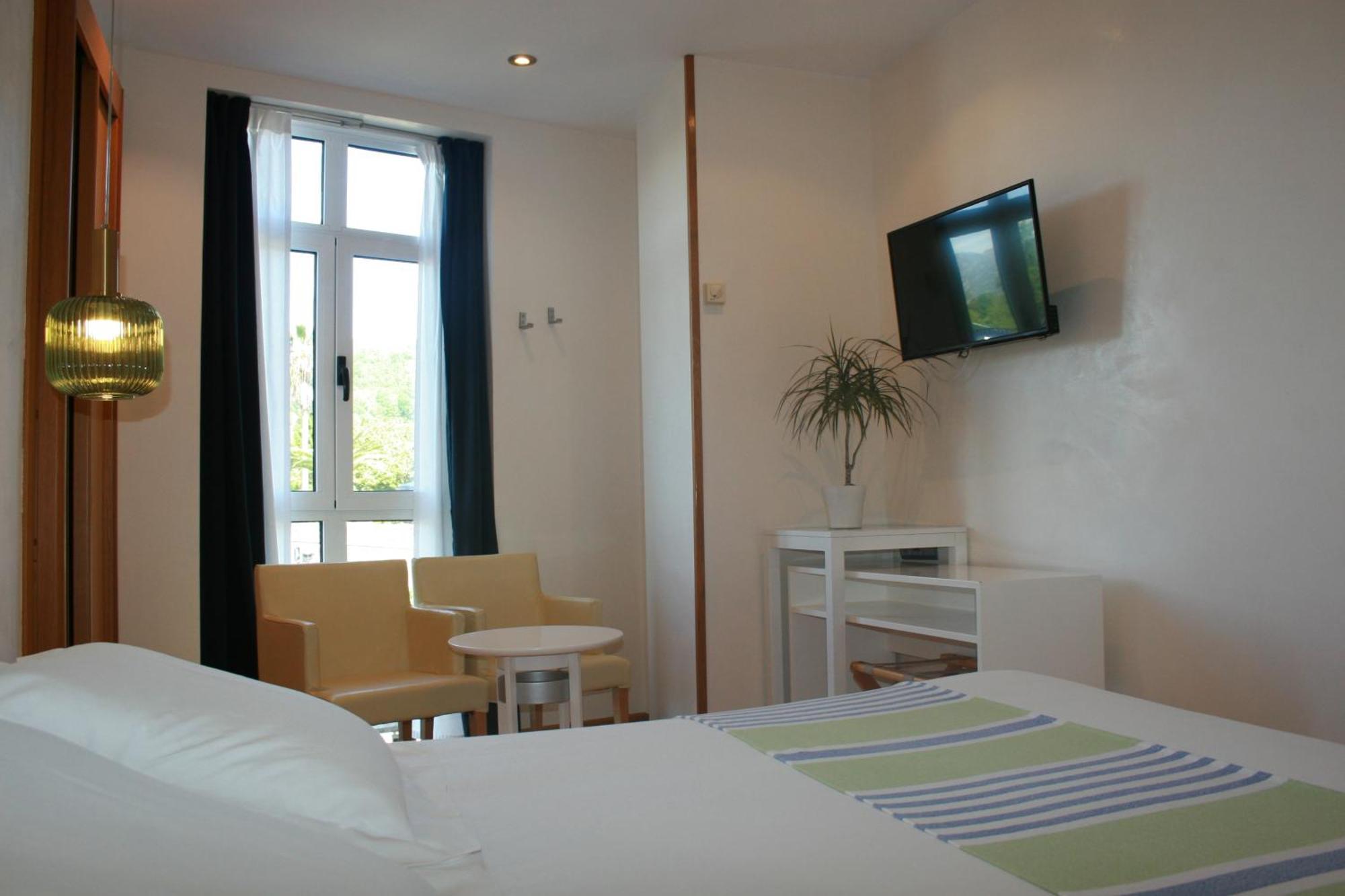 Hotel Nochendi Onís Eksteriør billede