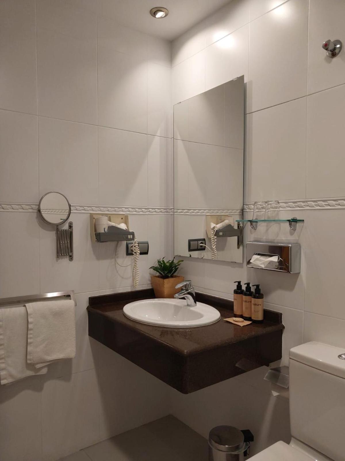 Hotel Nochendi Onís Eksteriør billede