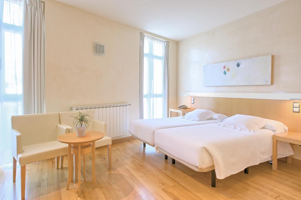 Hotel Nochendi Onís Eksteriør billede