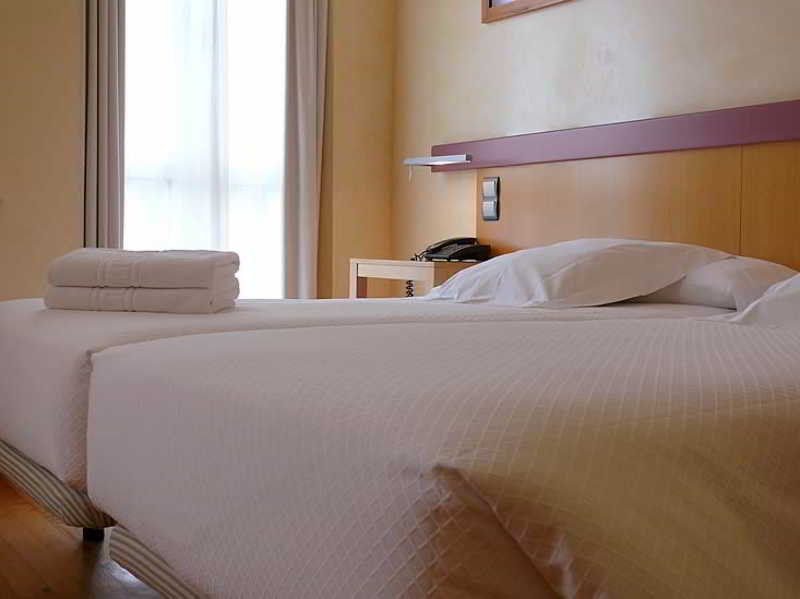 Hotel Nochendi Onís Eksteriør billede