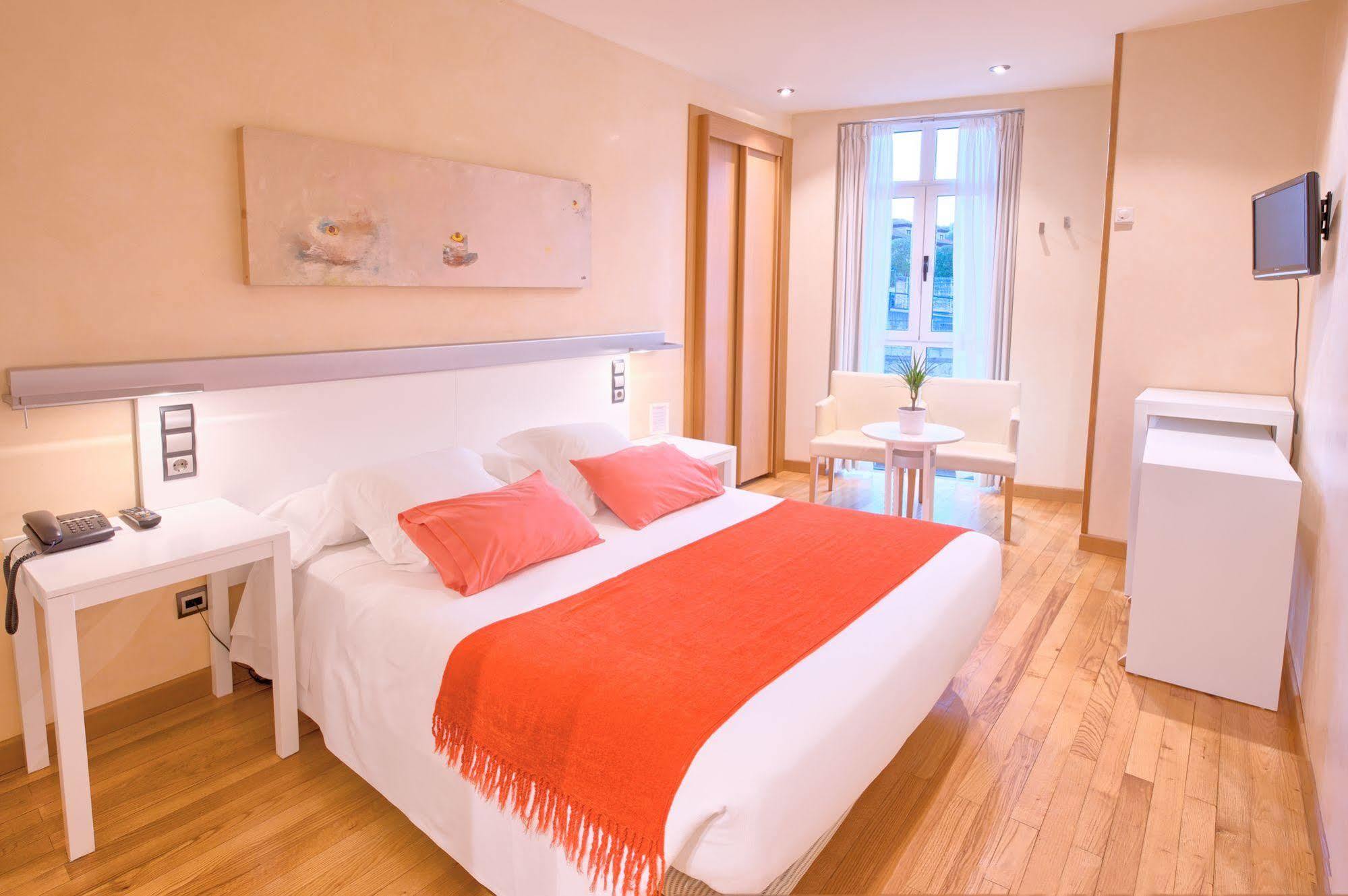Hotel Nochendi Onís Eksteriør billede